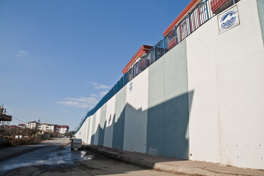 670 metrelik dev duvar tamamlandı