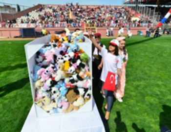 Çocuk festivali'ne anlamlı final