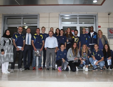 FBli bayan basketcilerden ziyaret