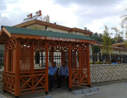 Köyler bölgesine ahşap durak