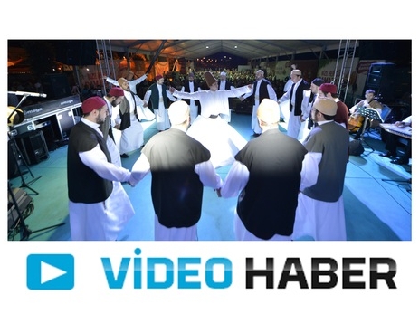 Geceyi gül kokusu sardı