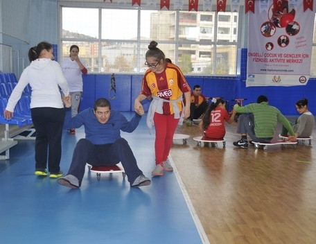 'El ele tutuşalım'