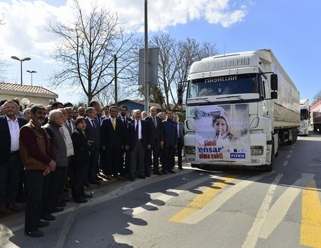 Yardım tırları yola çıktı