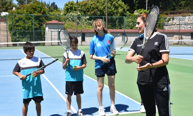 Çocuklar Bu Yaz Sporla Aktif Kaldı