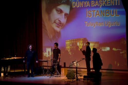 İstanbul Aşığı Bir Piyanist