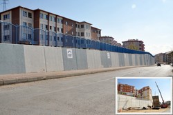 Genişletilen caddeye kale gibi duvar